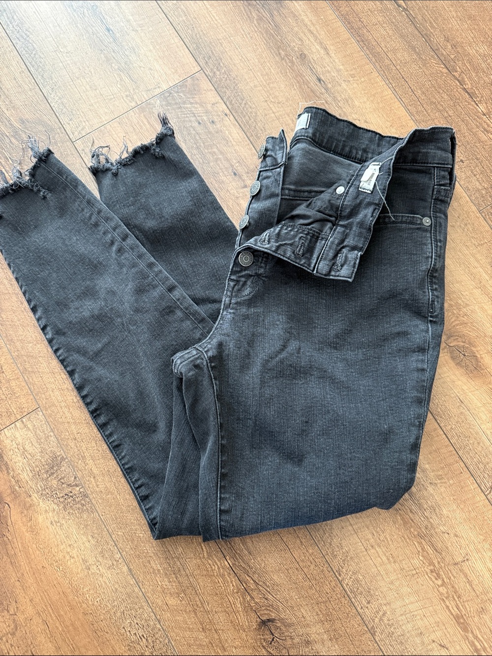 Madewell Black High-Rise Skinny Jeans with Raw Hem - Picture 2 of 2